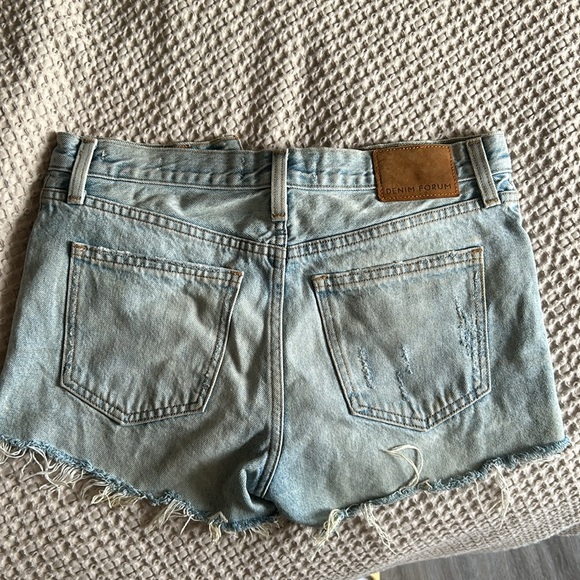 Light wash distressed denim short, size 25, Denim Forum Yoko short - Picture 3 of 3